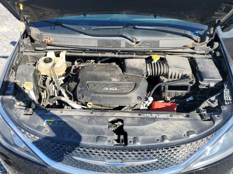 72301466 :رقم المزاد ، 2C4RC1EG0JR227352 vin ، 2018 Chrysler Pacifica مزاد بيع