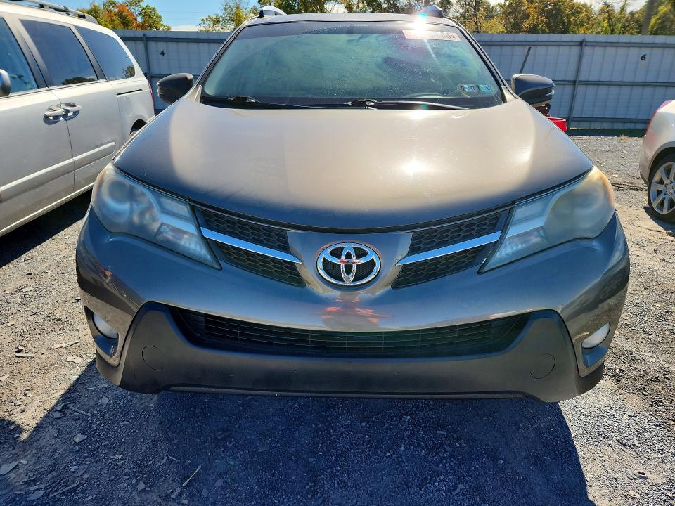 2015 Toyota Rav4 მანქანა იყიდება აუქციონზე, vin: JTMRFREV1FD157701, აუქციონის ნომერი: 73135966