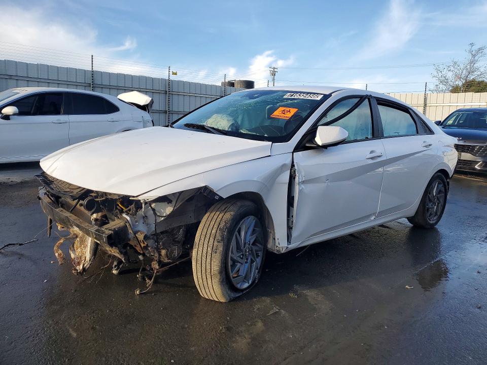 2026 Hyundai Elantra Hybrid მანქანა იყიდება აუქციონზე, vin: KMHLM4DJ2TU205629, აუქციონის ნომერი: 71635456