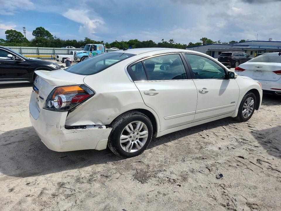 2010 Nissan Altima მანქანა იყიდება აუქციონზე, vin: 1N4CL2AP6AC111959, აუქციონის ნომერი: 72323736