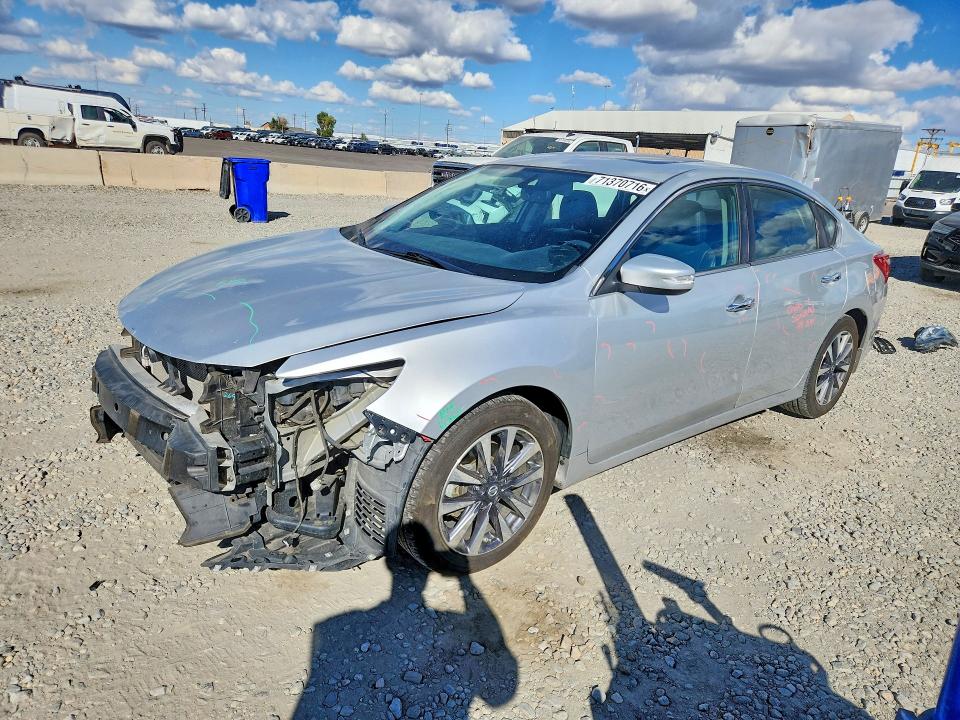 Продажа на аукционе авто 2017 Nissan Altima, vin: 1N4AL3AP8HC201959, номер лота: 71370716