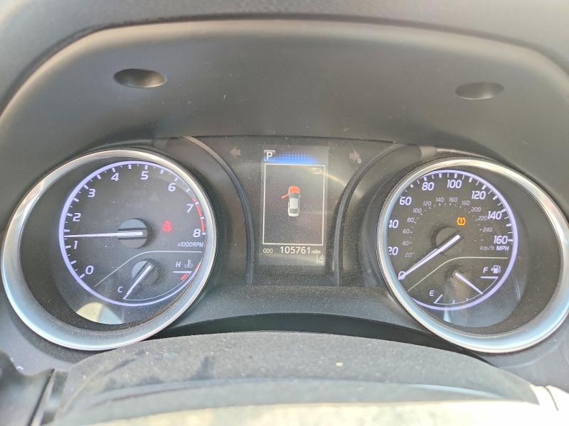 71632366 :رقم المزاد ، 4T1B11HK2JU099833 vin ، 2018 Toyota Camry مزاد بيع