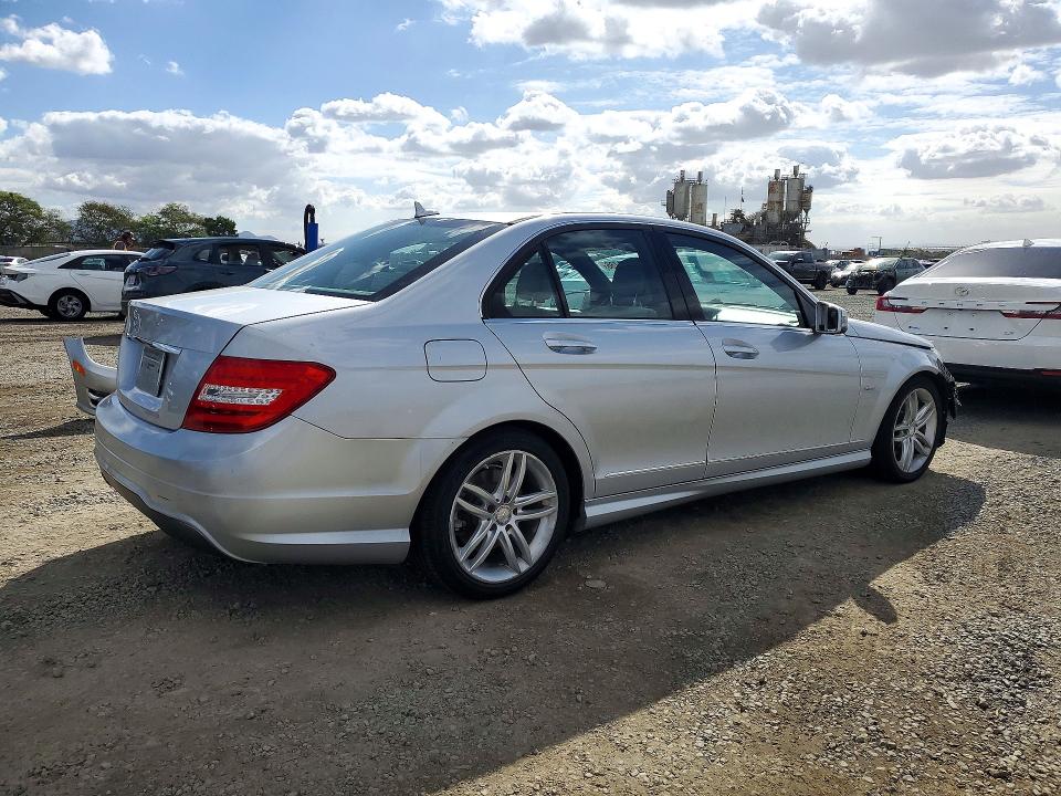 Продаж на аукціоні авто 2012 Mercedes-benz C, vin: WDDGF4HB9CR234072, номер лоту: 72431736