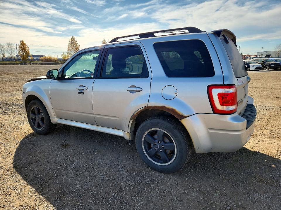 73830106 :رقم المزاد ، 1FMCU9D71AKB49712 vin ، 2010 Ford Escape مزاد بيع
