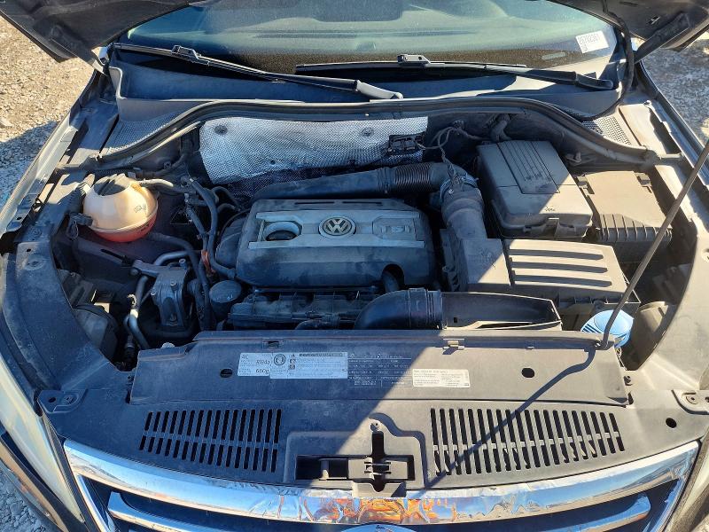 71504036 :رقم المزاد ، WVGAV7AX0BW555892 vin ، 2011 Volkswagen Tiguan مزاد بيع
