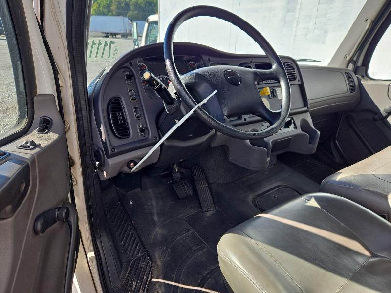 71111286 :رقم المزاد ، 1FVACYBS0ADAR3225 vin ، 2010 Freightliner M2 مزاد بيع