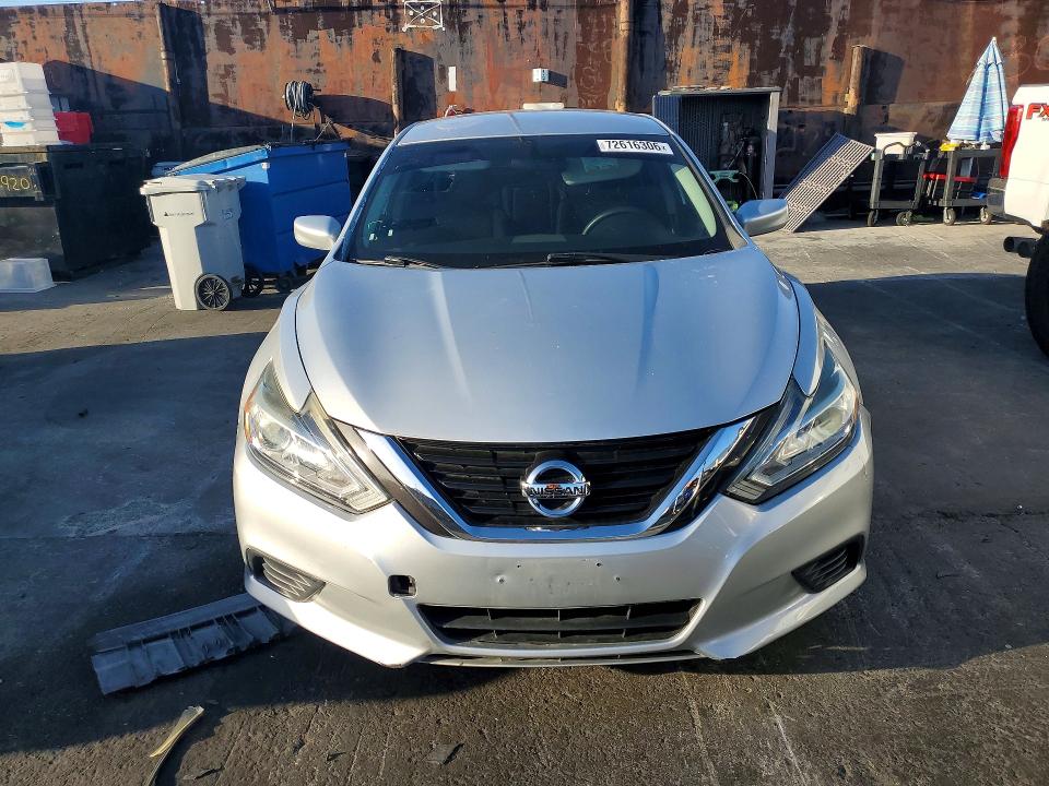 2018 Nissan Altima მანქანა იყიდება აუქციონზე, vin: 1N4AL3AP6JC271045, აუქციონის ნომერი: 72616306
