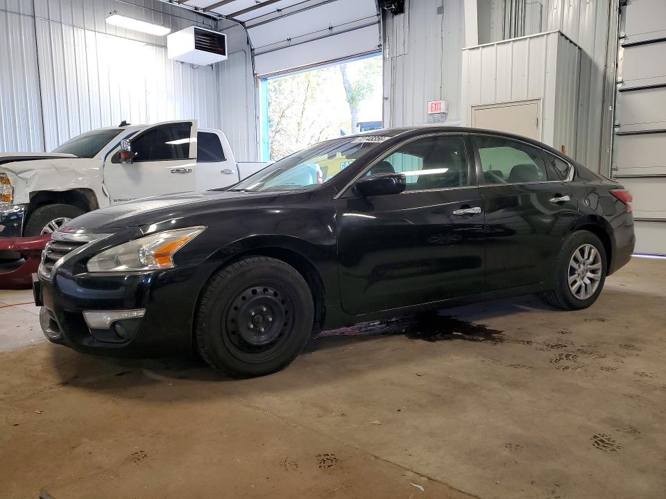 2015 Nissan Altima მანქანა იყიდება აუქციონზე, vin: 1N4AL3AP1FC231642, აუქციონის ნომერი: 72748356