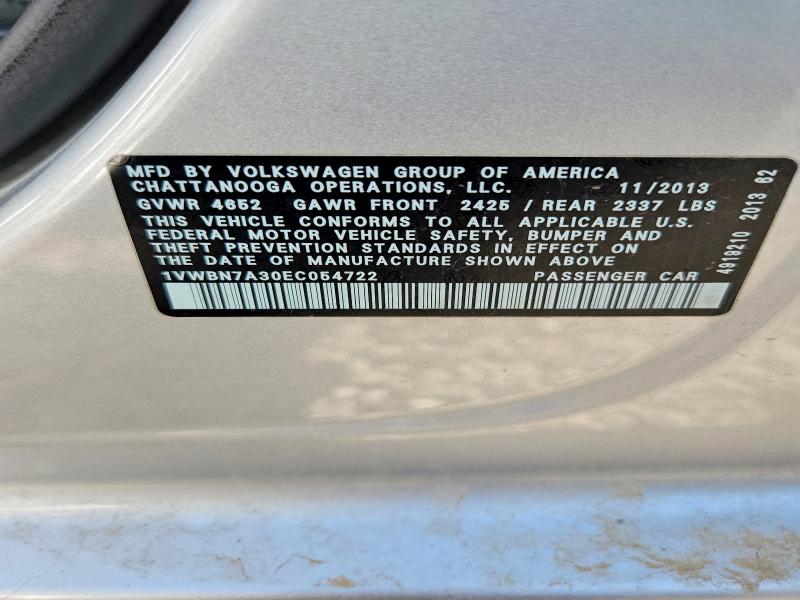 70897766 :رقم المزاد ، 1VWBN7A30EC054722 vin ، 2014 Volkswagen Passat مزاد بيع