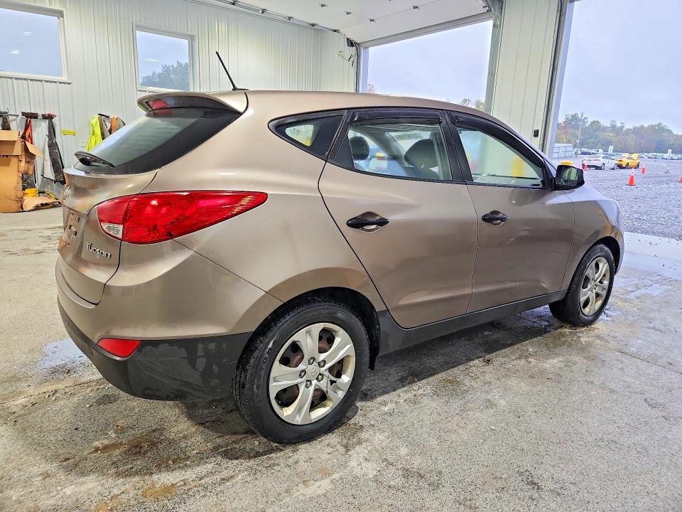 70782106 :رقم المزاد ، KM8JT3AC8AU040161 vin ، 2010 Hyundai Tucson مزاد بيع