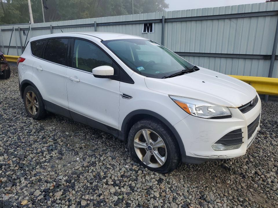 Продажа на аукционе авто 2016 Ford Escape, vin: 1FMCU9GX4GUC13654, номер лота: 72721876