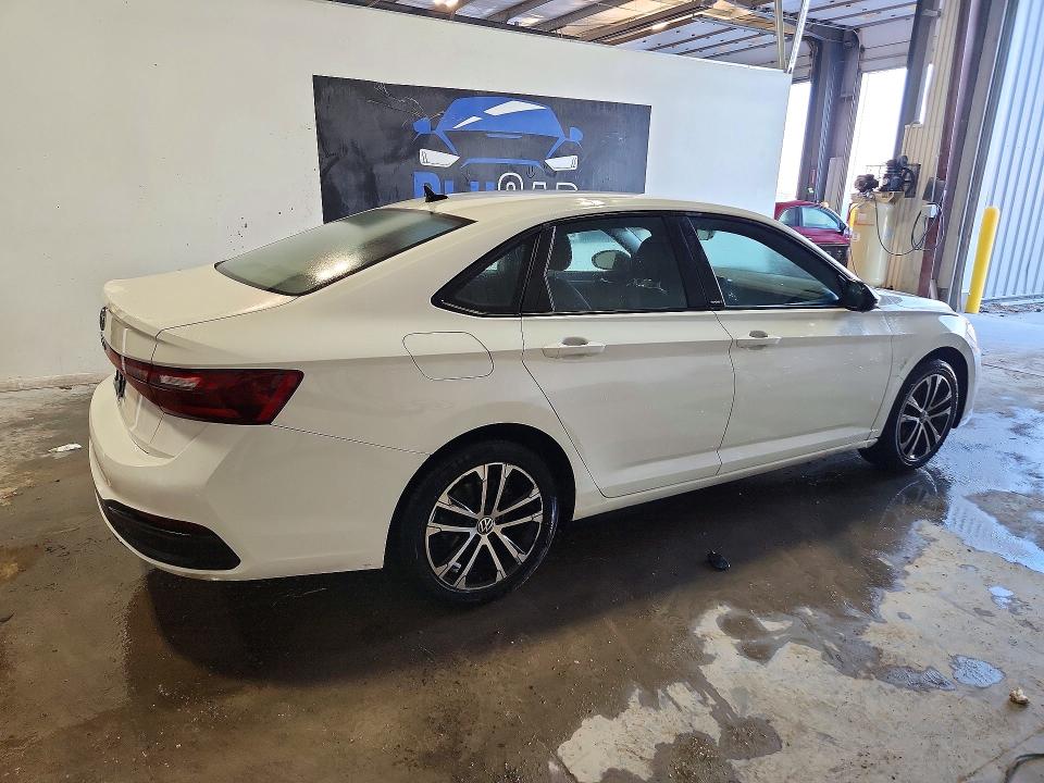 Auction sale of the 2025 Volkswagen Jetta, vin: 3VWBX7BU7SM030462, lot number: 71936906