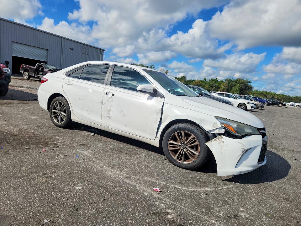 2017 Toyota Camry მანქანა იყიდება აუქციონზე, vin: 4T1BF1FK2HU339588, აუქციონის ნომერი: 71079436