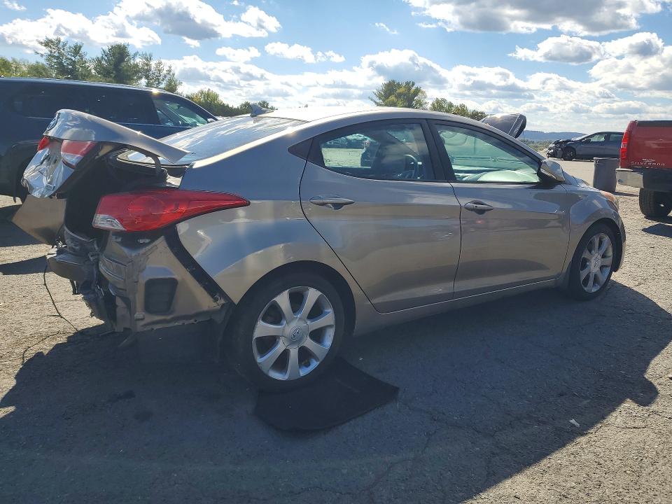 2013 Hyundai Elantra მანქანა იყიდება აუქციონზე, vin: 5NPDH4AE8DH323569, აუქციონის ნომერი: 71229386