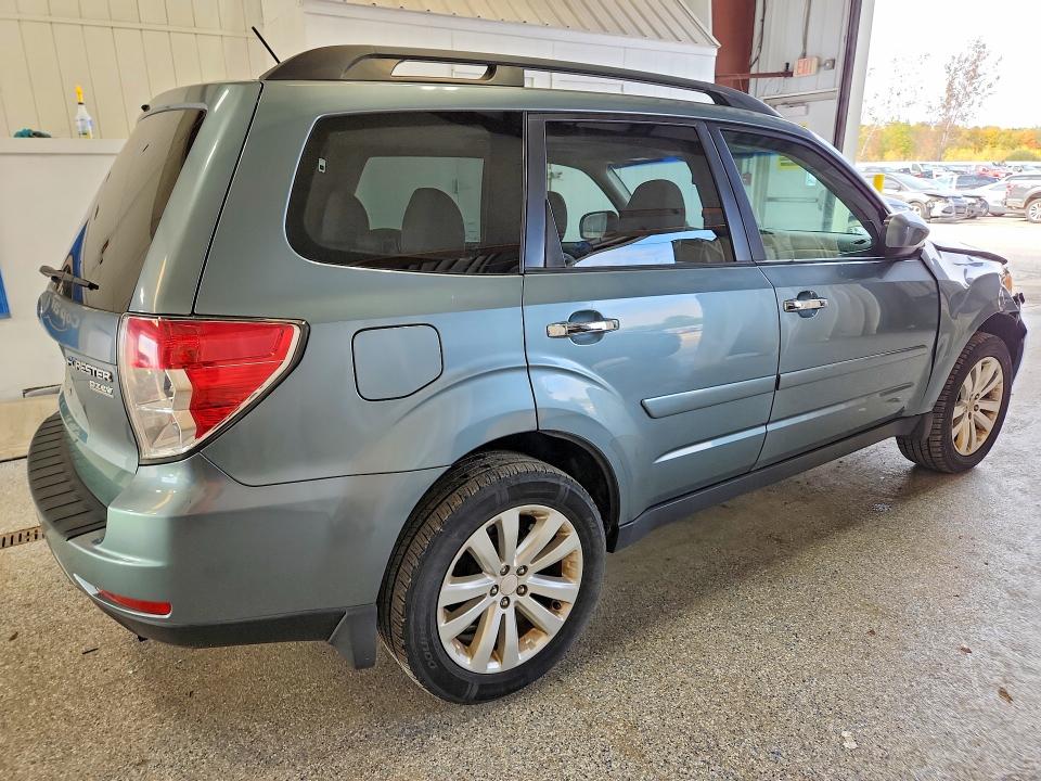 2011 Subaru Forester მანქანა იყიდება აუქციონზე, vin: JF2SHADCXBH730581, აუქციონის ნომერი: 70985946