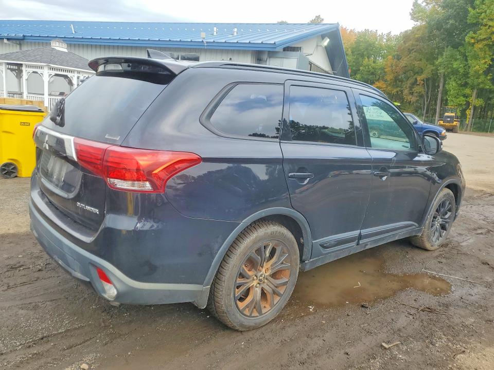 Auction sale of the 2018 Mitsubishi Outlander, vin: JA4AZ3A32JZ049597, lot number: 71421016
