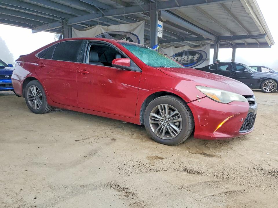 71250016 :رقم المزاد ، 4T1BF1FK0FU921332 vin ، 2015 Toyota Camry مزاد بيع