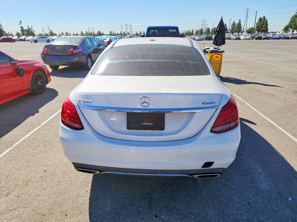 2015 Mercedes-benz C მანქანა იყიდება აუქციონზე, vin: 55SWF4KB1FU013590, აუქციონის ნომერი: 71227126