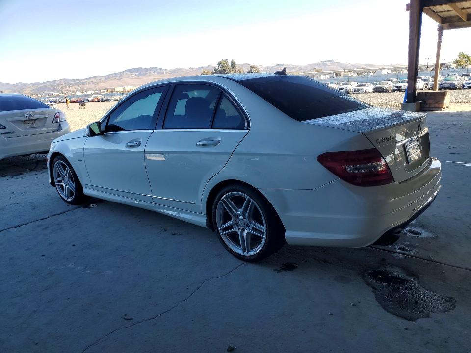 Продажа на аукционе авто 2012 Mercedes-benz C, vin: WDDGF4HB9CR192275, номер лота: 72783846