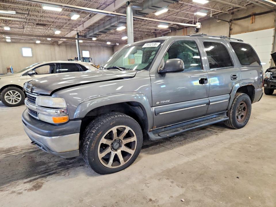 71412136 :رقم المزاد ، 1GNEK13ZX2J220136 vin ، 2002 Chevrolet Tahoe مزاد بيع