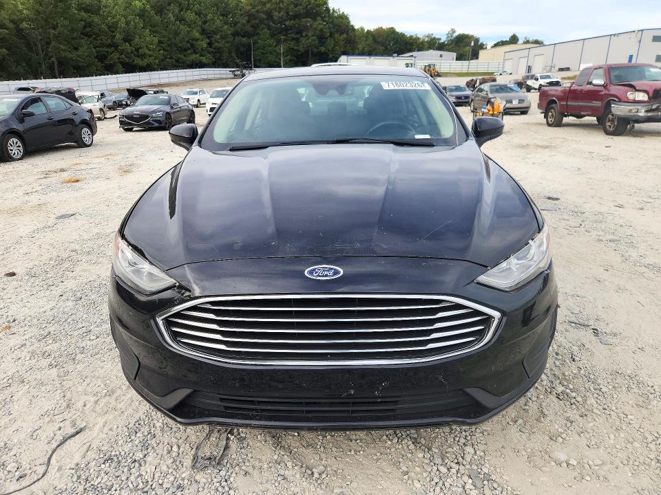 71802326 :رقم المزاد ، 3FA6P0HD5KR135187 vin ، 2019 Ford Fusion مزاد بيع