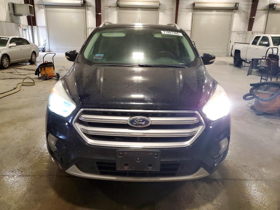 2017 Ford Escape მანქანა იყიდება აუქციონზე, vin: 1FMCU9J95HUA14625, აუქციონის ნომერი: 71867306