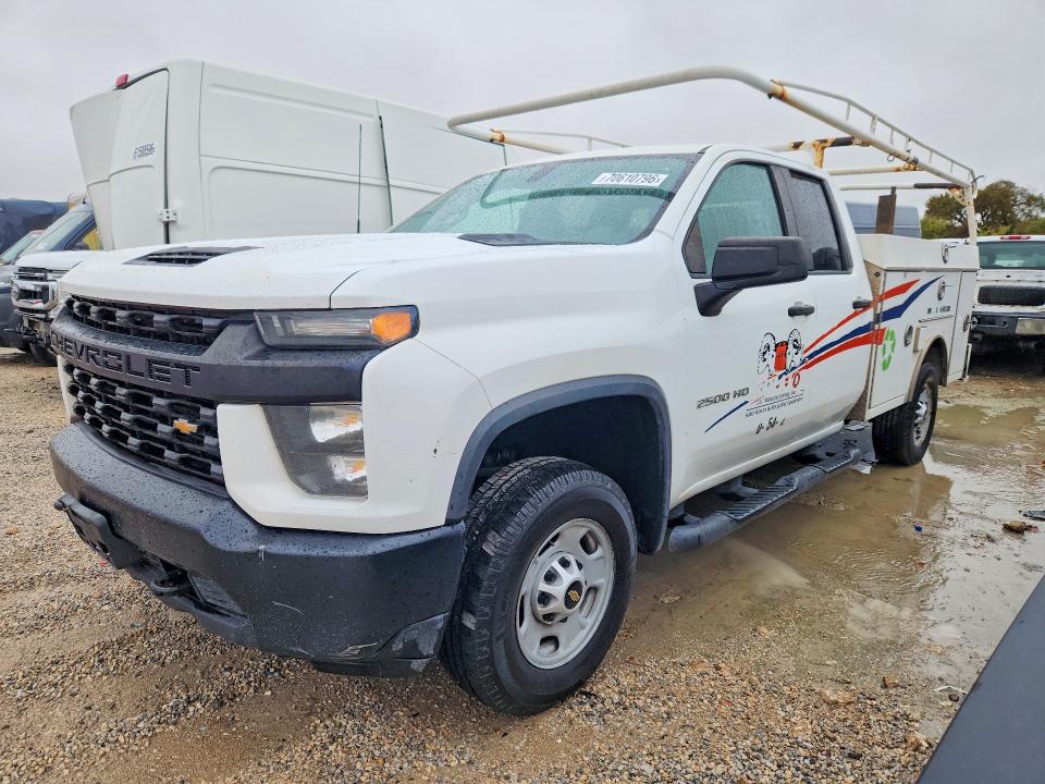 70610796 :رقم المزاد ، 1GC2YLE77LF222156 vin ، 2020 Chevrolet Silverado مزاد بيع