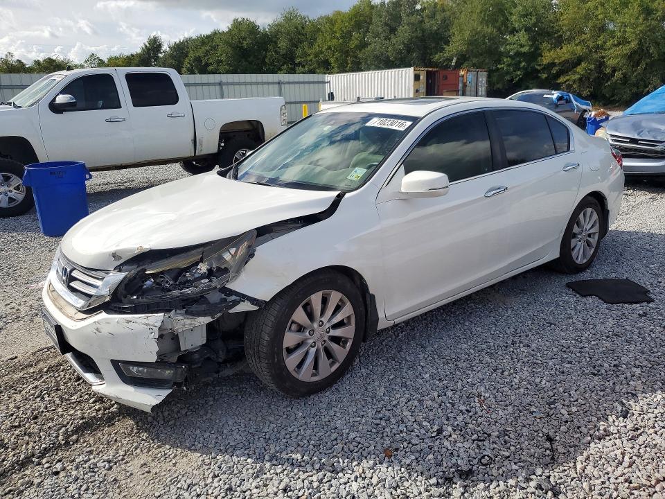 Auction sale of the 2015 Honda Accord, vin: 1HGCR2F84FA096831, lot number: 71023016