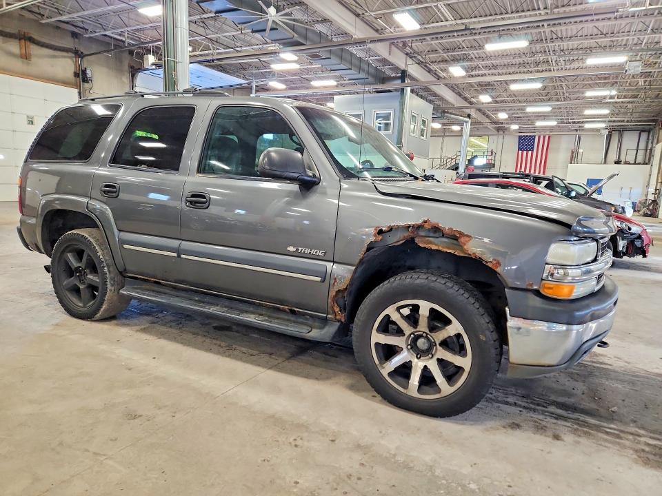 71412136 :رقم المزاد ، 1GNEK13ZX2J220136 vin ، 2002 Chevrolet Tahoe مزاد بيع