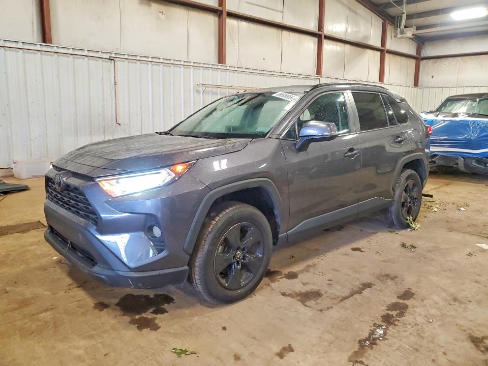 Auction sale of the 2021 Toyota Rav4, vin: 2T3P1RFV3MW221077, lot number: 69698656