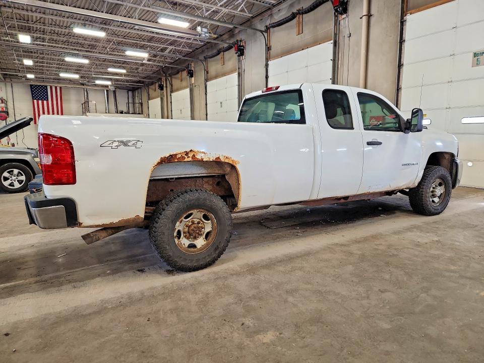 71436076 :رقم المزاد ، 1GCHK29K88E215492 vin ، 2008 Chevrolet Silverado مزاد بيع