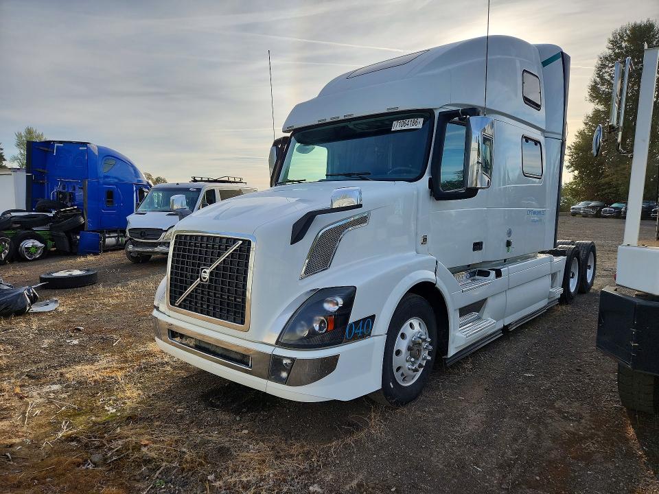 Продажа на аукционе авто 2014 Volvo Vn, vin: 4V4NC9EH6EN171527, номер лота: 71064186