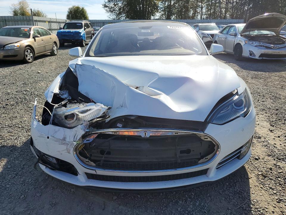 Продажа на аукционе авто 2014 Tesla Model S, vin: 5YJSA1H12EFP47522, номер лота: 72374116