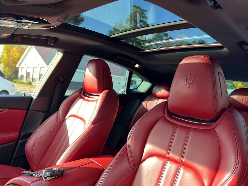 Продажа на аукционе авто 2017 Maserati Levante, vin: ZN661XUS1HX262882, номер лота: 73384566