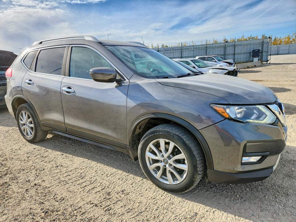 2017 Nissan Rogue მანქანა იყიდება აუქციონზე, vin: 5N1AT2MV4HC855660, აუქციონის ნომერი: 71493906