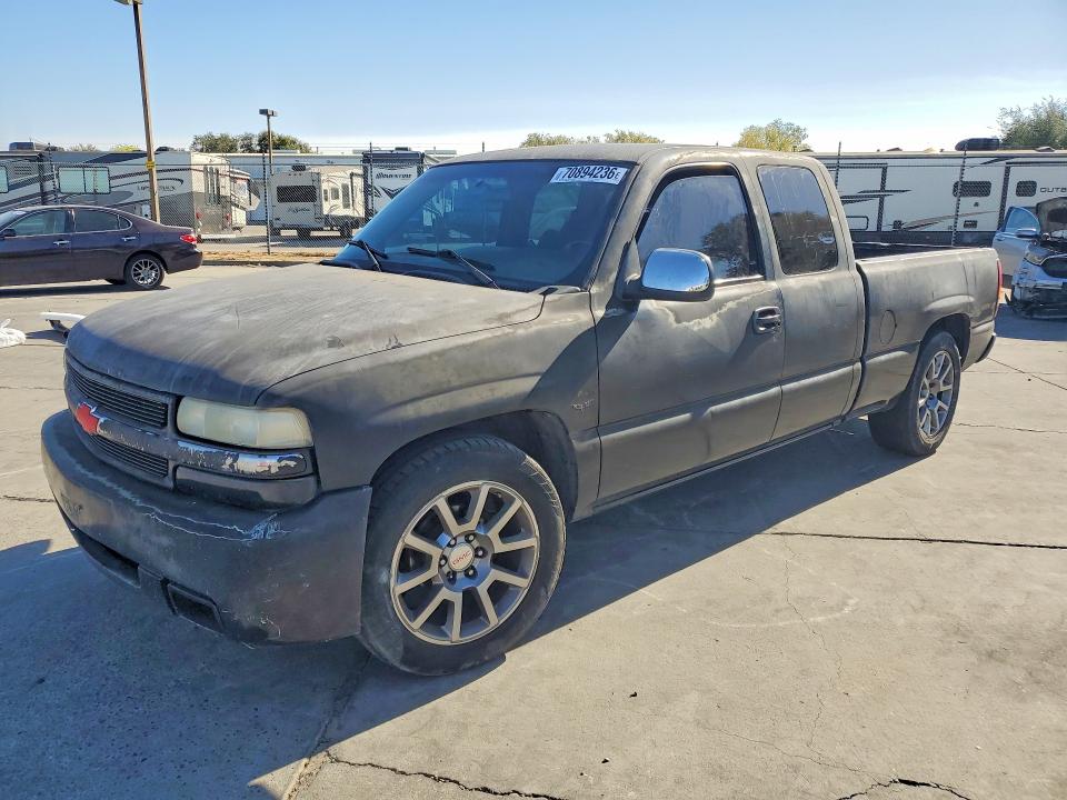 70894236 :رقم المزاد ، 2GCEC19V821190039 vin ، 2002 Chevrolet Silverado مزاد بيع