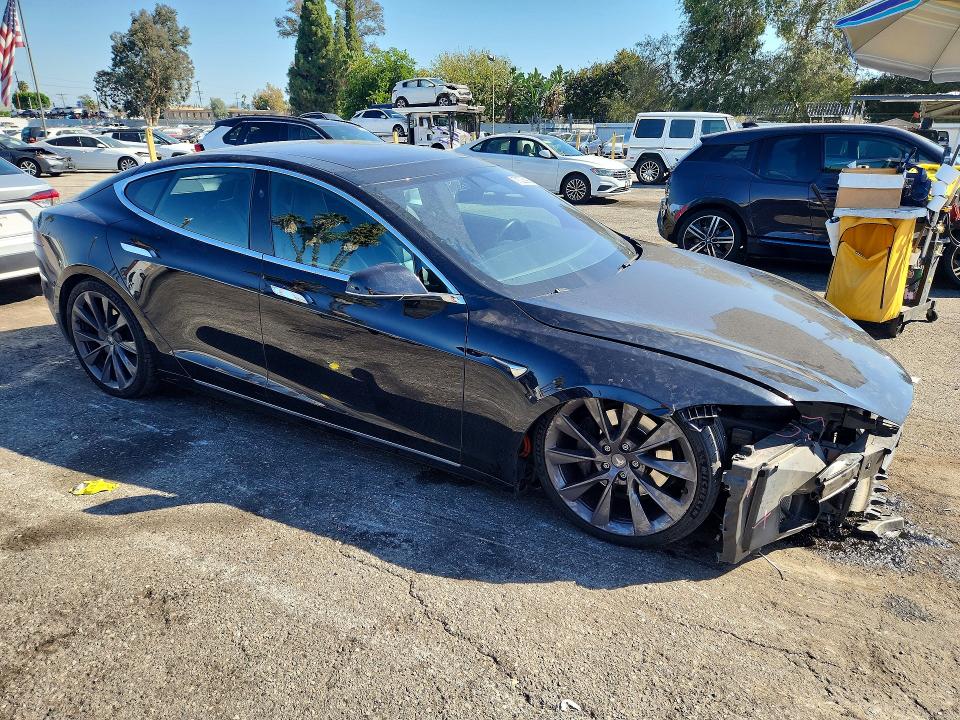 Продаж на аукціоні авто 2018 Tesla Model S, vin: 5YJSA1E28JF272773, номер лоту: 71028896