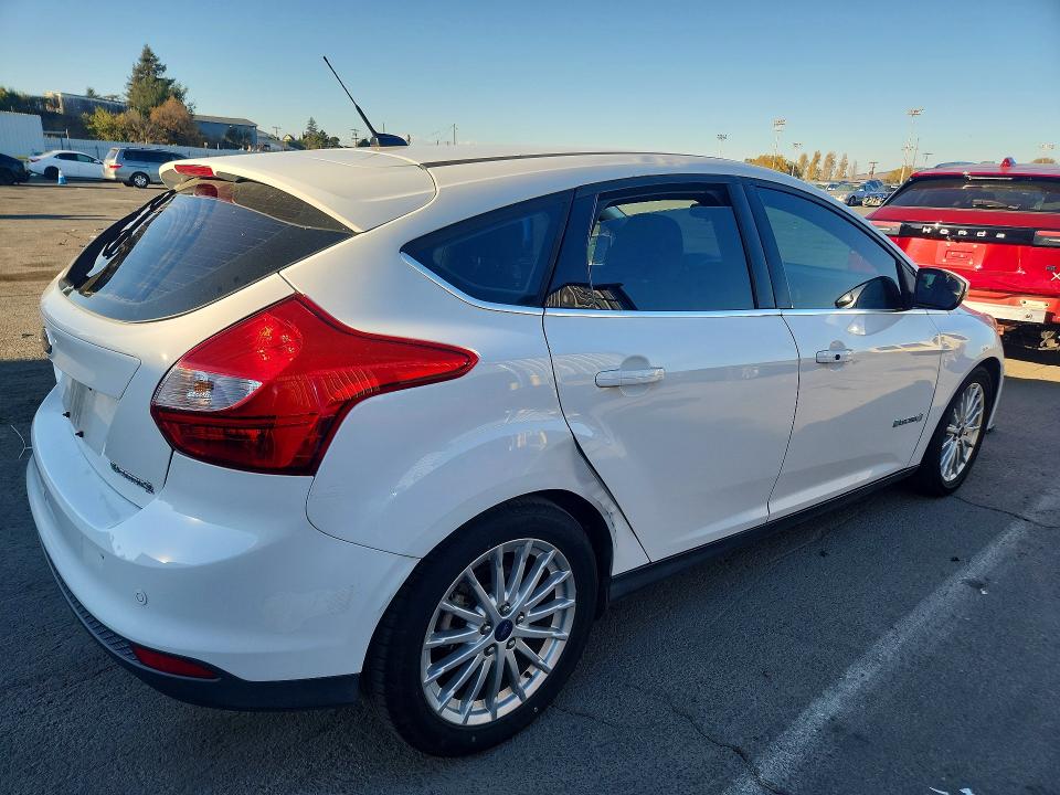 Продажа на аукционе авто 2014 Ford Focus, vin: 1FADP3R45EL300441, номер лота: 72005226