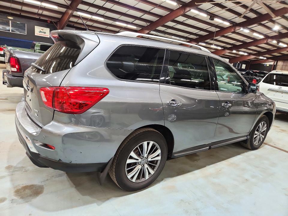 Продажа на аукционе авто 2018 Nissan Pathfinder, vin: 5N1DR2MM1JC674833, номер лота: 72376676