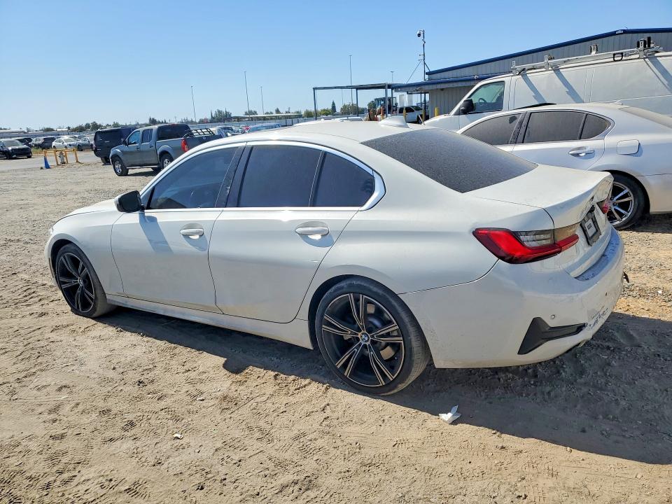 70377516 :رقم المزاد ، 3MW5R1J06M8C06870 vin ، 2021 Bmw 330i مزاد بيع