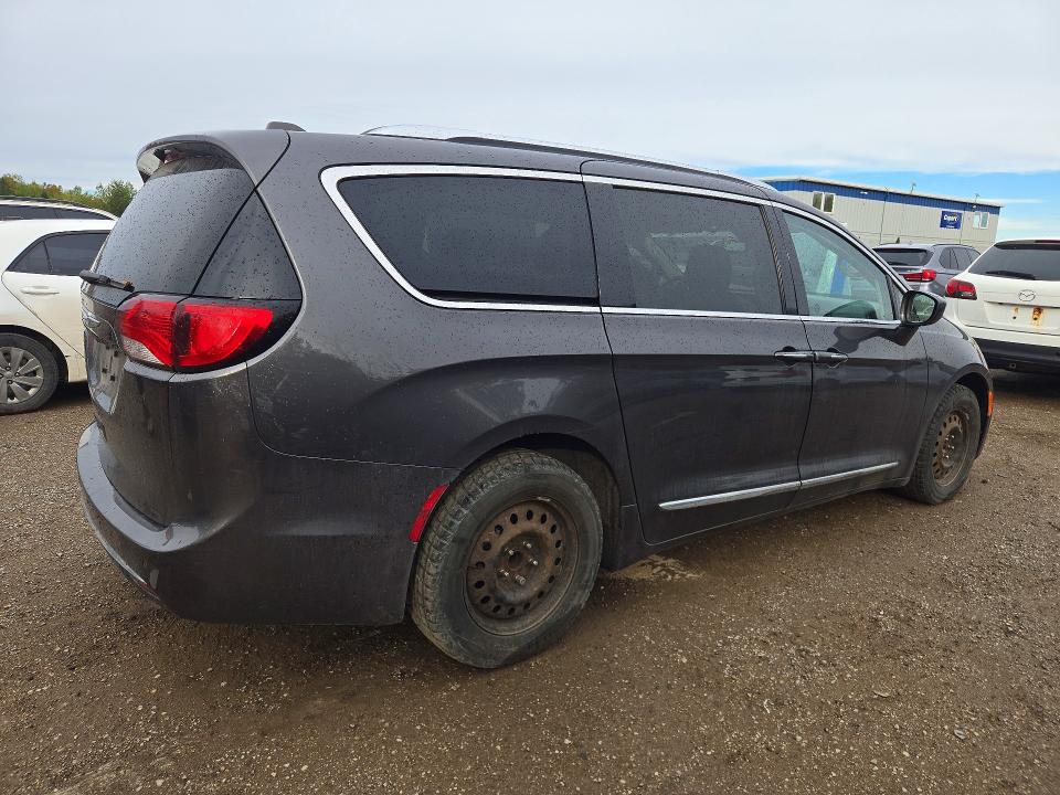 Продажа на аукционе авто 2017 Chrysler Pacifica, vin: 2C4RC1EG2HR784645, номер лота: 69896166