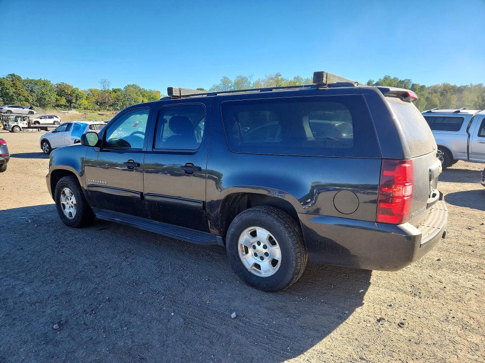 71925556 :رقم المزاد ، 1GNUKHE33AR215311 vin ، 2010 Chevrolet Suburban مزاد بيع