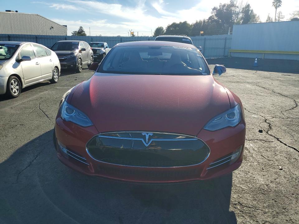 Продажа на аукционе авто 2014 Tesla Model S, vin: 5YJSA1H17EFP30571, номер лота: 70846756