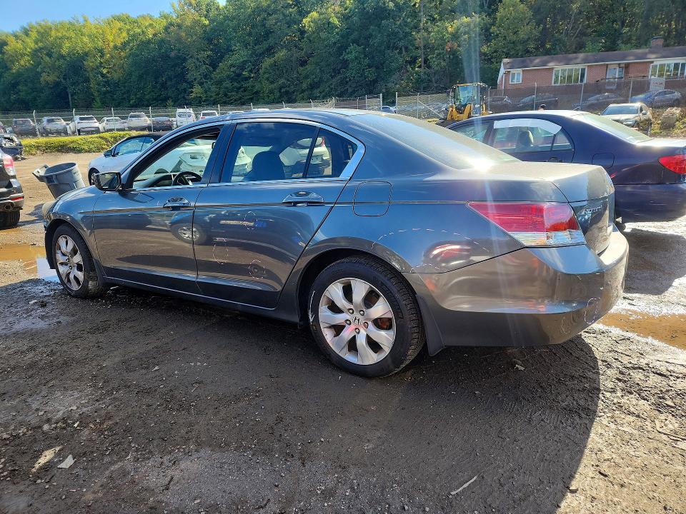 70108936 :رقم المزاد ، 1HGCP2F88AA064933 vin ، 2010 Honda Accord مزاد بيع