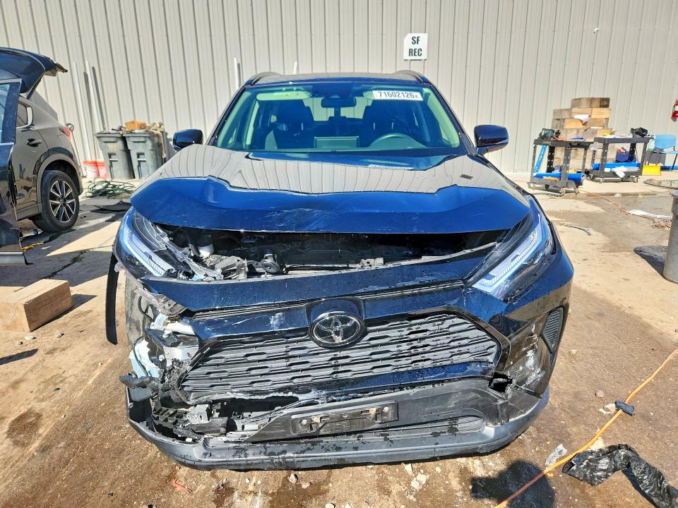Продажа на аукционе авто 2023 Toyota Rav4, vin: JTMP1RFV5PD095497, номер лота: 71602126