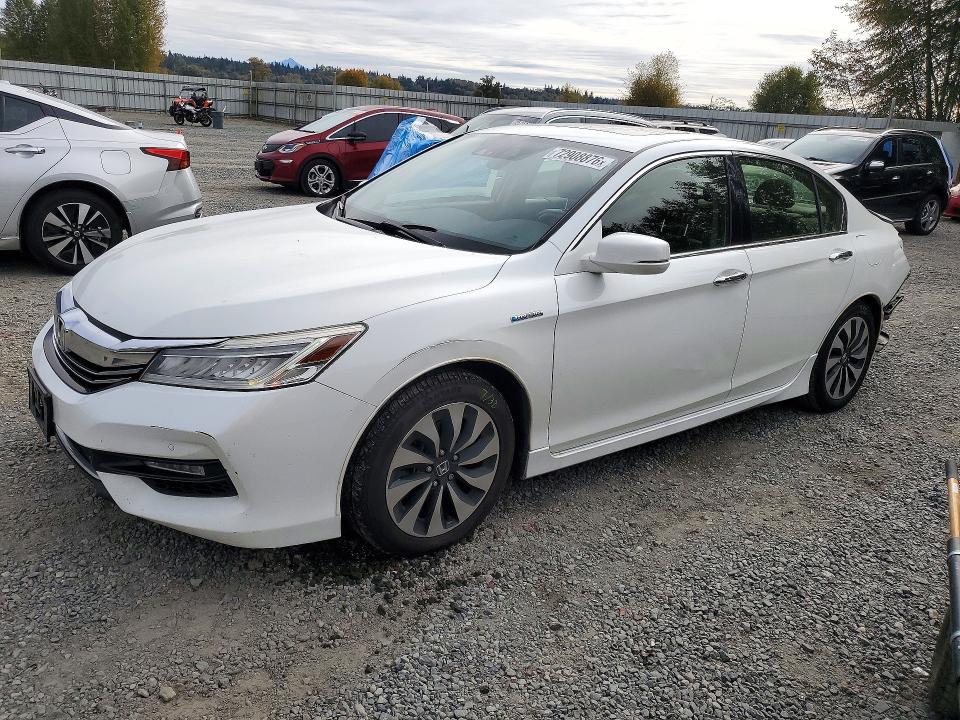 Продажа на аукционе авто 2017 Honda Accord, vin: JHMCR6F75HC013071, номер лота: 72908876