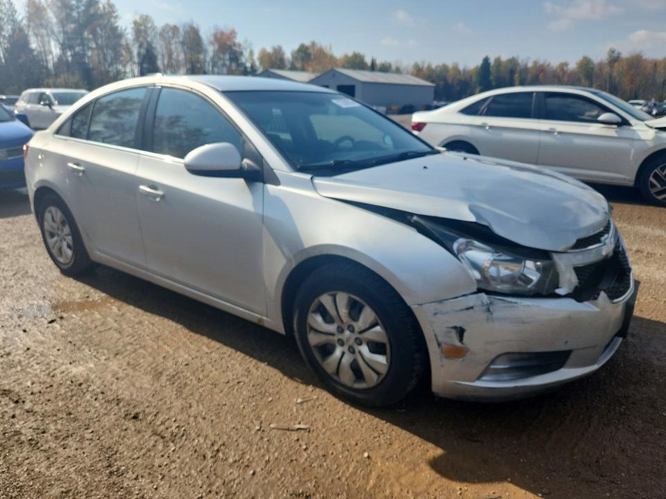 2014 Chevrolet Cruze მანქანა იყიდება აუქციონზე, vin: 1G1PC5SB1E7365358, აუქციონის ნომერი: 72398286