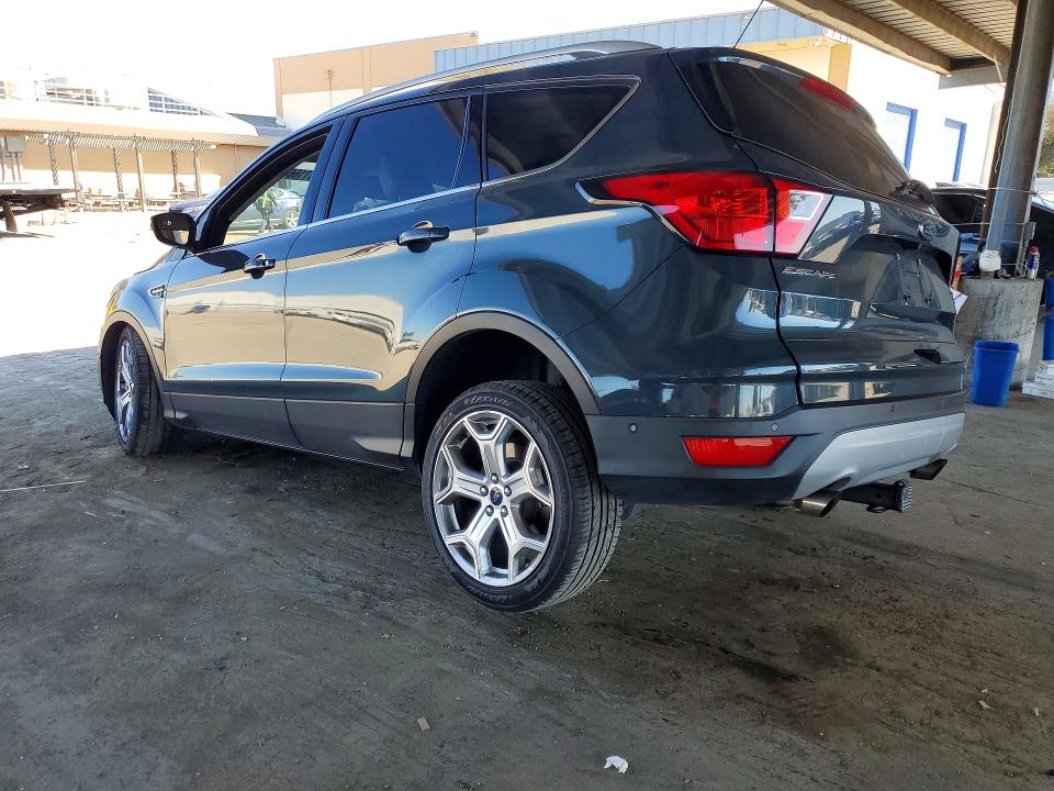 2019 Ford Escape მანქანა იყიდება აუქციონზე, vin: 1FMCU0J96KUB82972, აუქციონის ნომერი: 71668336
