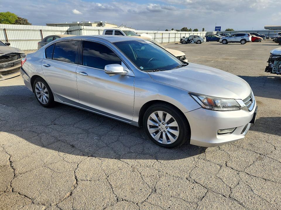 Продажа на аукционе авто 2013 Honda Accord, vin: 1HGCR2F89DA271975, номер лота: 72795216
