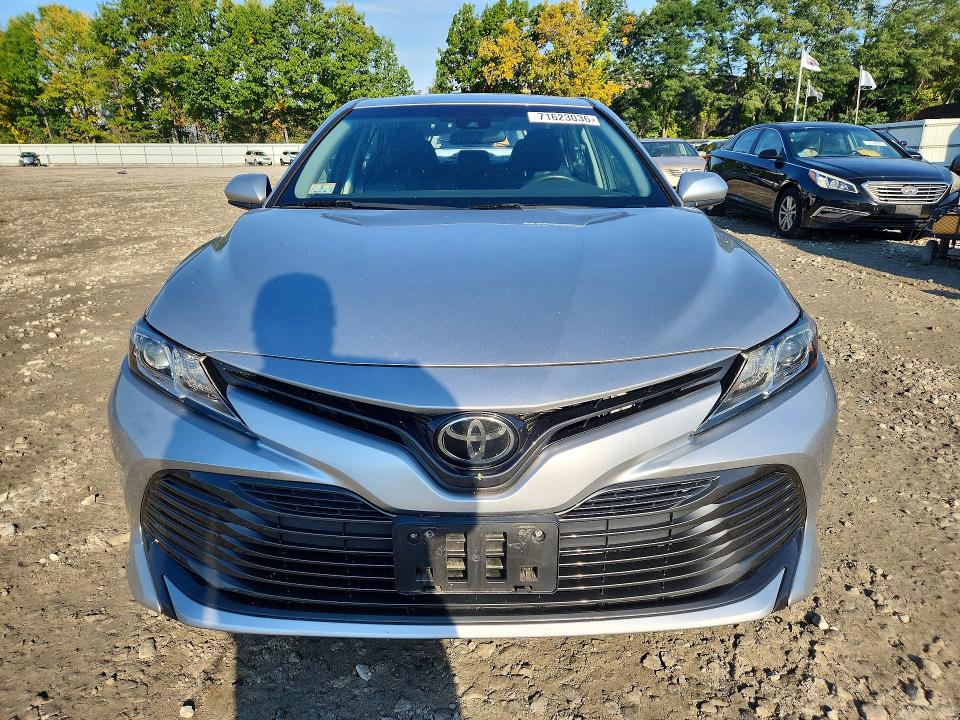 Продажа на аукционе авто 2018 Toyota Camry, vin: 4T1B11HK3JU106076, номер лота: 71623036